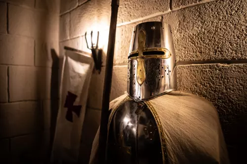 un chevalier en armure